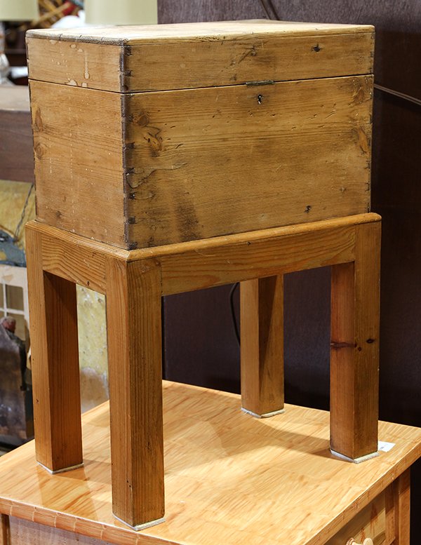 English pine box (1 of 1)