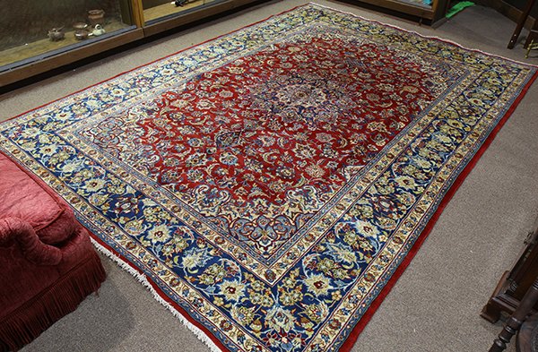 Persian Isphahan carpet (1 of 4)