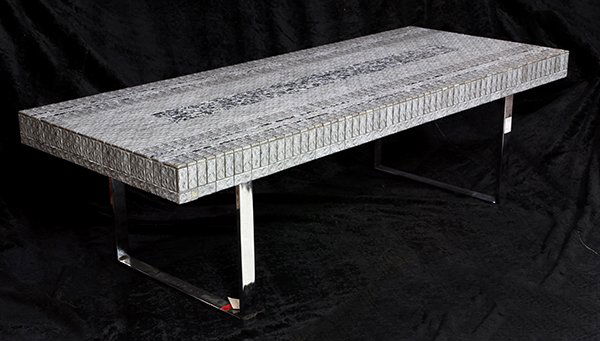 Moderne coffee table (1 of 2)