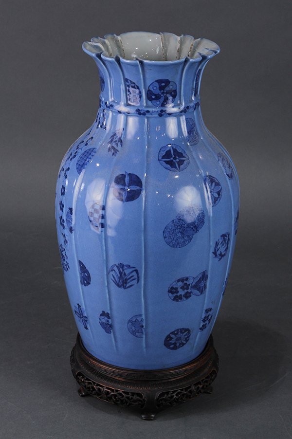 Chinese Blue Vase with Roundels (1 of 6)