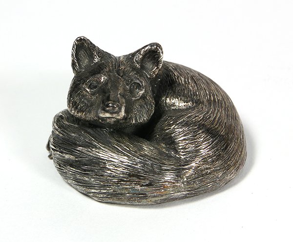 Italian Gianmaria Buccellati sterling silver fox having: Italian Gianmaria Buccellati sterling silver fox having naturalistically hammered features, 1'h x 1.5"w 1.51 troy oz. Provenance: From the Ligonier, PA estate of Richard Mellon Scaife