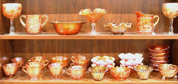 (lot of approximately 99) Marigold Carnival glass (1 of 5)