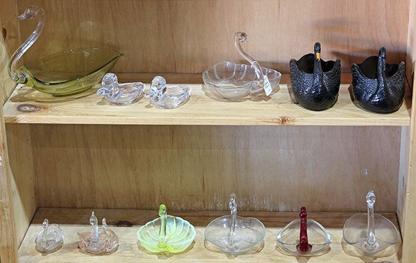 (lot of 12)  Swan glass bowls in various sizes, (1 of 1)