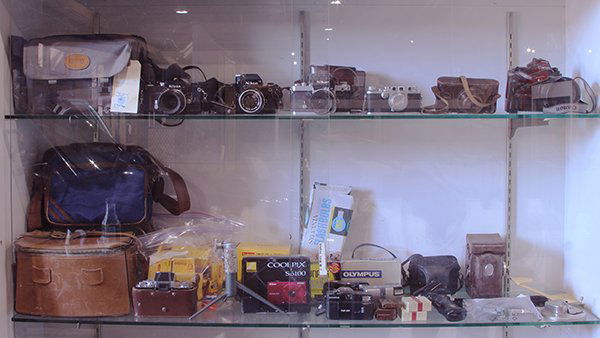 (lot of 22) Camera group, mostly vintage, including a (1 of 9)