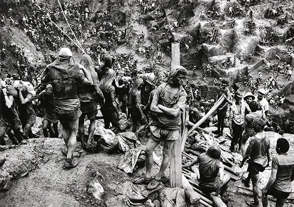 Photograph, Sebastiao Salgado: Sebastiao Salgado (Brazilian b. 1944), "Brasil (Serra Pelada Gold Mine)," 1986, gelatin silver print, pencil signed and dated verso, two blind stamps lower left, image: 11.75"h x 17.5"w, sheet: 15.75"