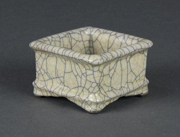 Chinese Ge-Type Square Brush Washer: Chinese Ge-type ceramic square water coupe, with an everted rim and a raised band above the four short supports, overall with a network of dark crackle along with finer russet crackle, 2.75"w