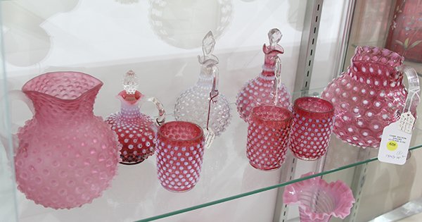 (lot of 8) Collection of mostly cranberry glass table (1 of 1)