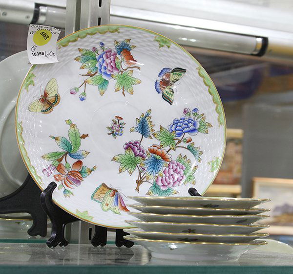 (lot of 7) Group of Herend table articles in the Queen (1 of 1)