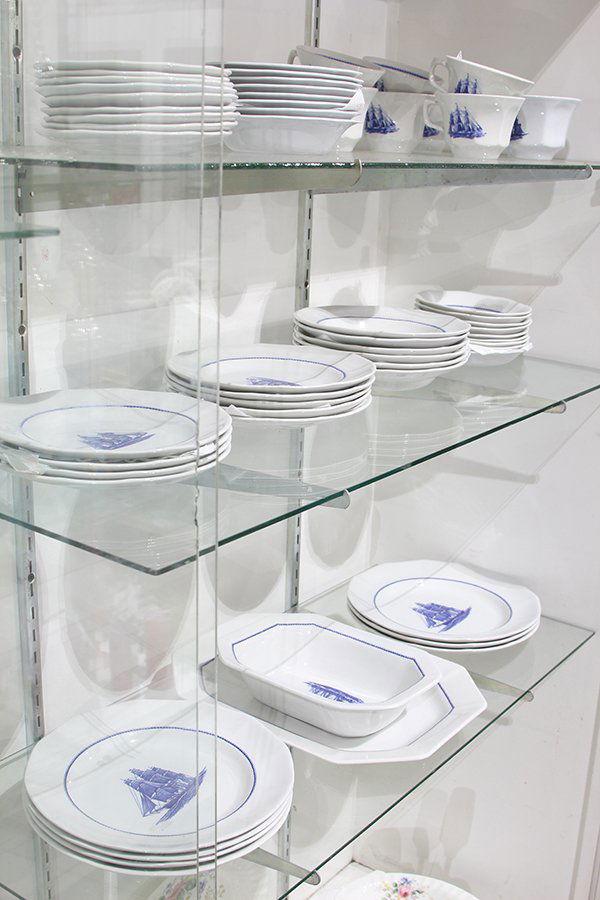 (lot of approximately 57) Wedgwood partial table (1 of 1)