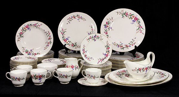 (lot of approximately 73) Wedgwood porcelain partial (1 of 4)