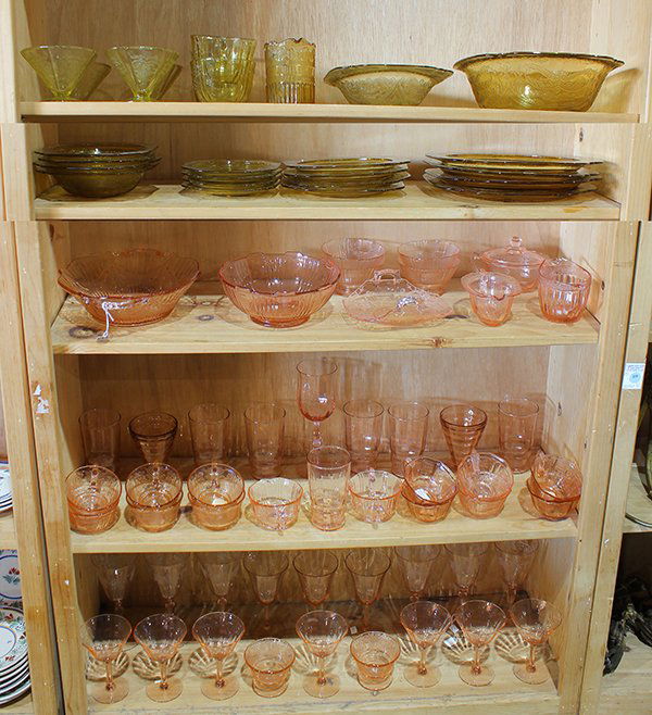 (lot of approx 79 )  Depression glass, executed in (1 of 5)