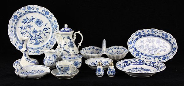 (lot of 39) Meissen assembled porcelain tableware, (1 of 4)
