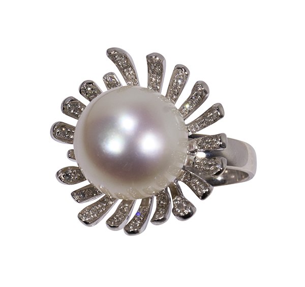 Cultured pearl, diamond and 18k white gold ring (1 of 4)