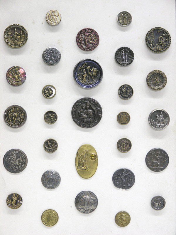 2 cards of buttons fables and operas