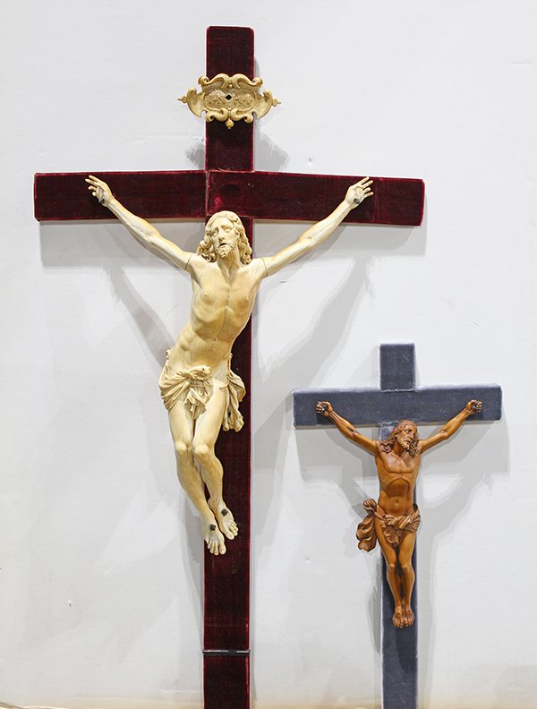 (lot of 2) Continental carved figural sculptures (1 of 3)