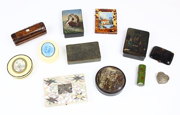 (lot of 12) Suite of diminuitive boxes, 18th and 19th (1 of 4)