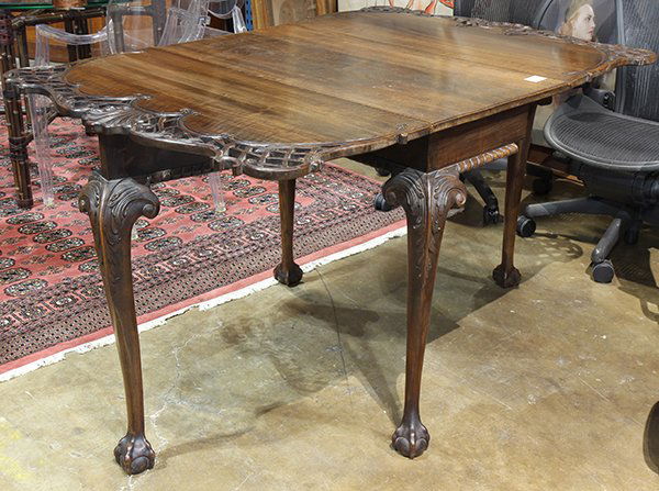 Chippendale style drop leaf table (1 of 2)
