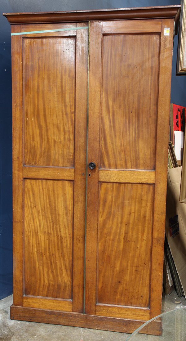 American mahogany linen press, 19th century, having a (1 of 1)