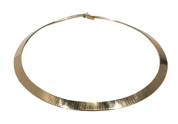 14K tri-color Omega choker necklace: 14K tri-color Omega choker necklace featuring 14k yellow, rose, and white gold links, measuring approximately 8.0 mm in width, completed by a tongue and groove clasp with a figure eight safety, formin