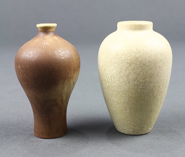 (Lot of 2) Diminutive porcelain studio vases: (Lot of 2) Diminutive porcelain studio vases, a Finnish Kyllikki Salmenhaara for Arabia vase and Swedish Rorstrand Gunnar Aylund miniature vase with beige mottled glaze, tallest: 3"