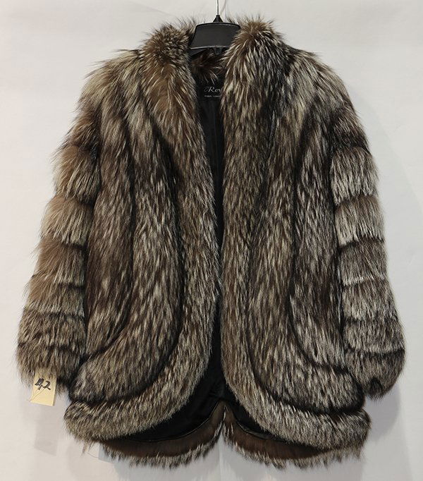 Silver fox stroller, professionally cleaned and stored (1 of 2)