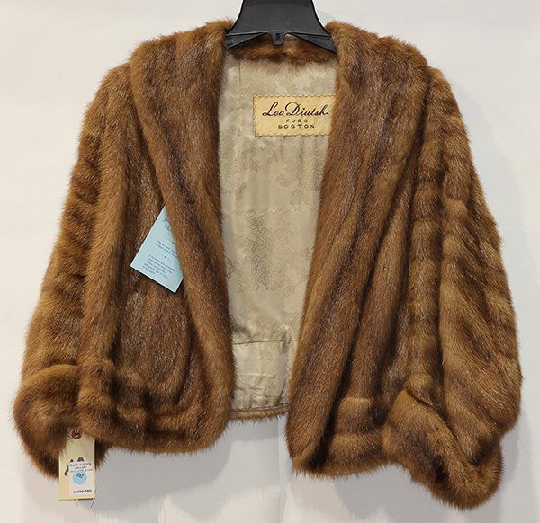 Light brown short mink jacket, professionally cleaned (1 of 2)