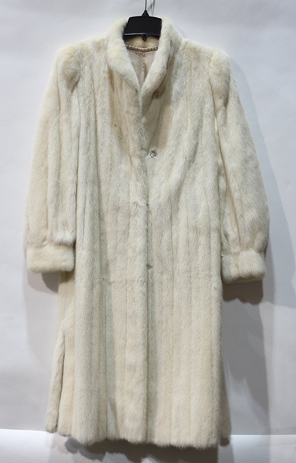 Full length Auzuraine mink coat, professionally cleaned (1 of 2)