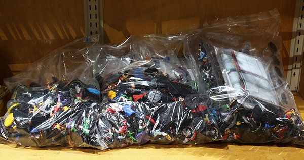 (lot of 100+) Collection of miniature action figures (1 of 2)