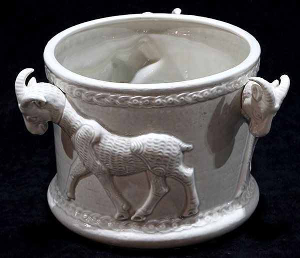 Fitz and Floyd  ceramic jardiniere (1 of 4)