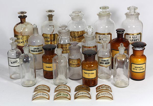 (lot of 18) Antique apothecary jars, in various forms (1 of 4)