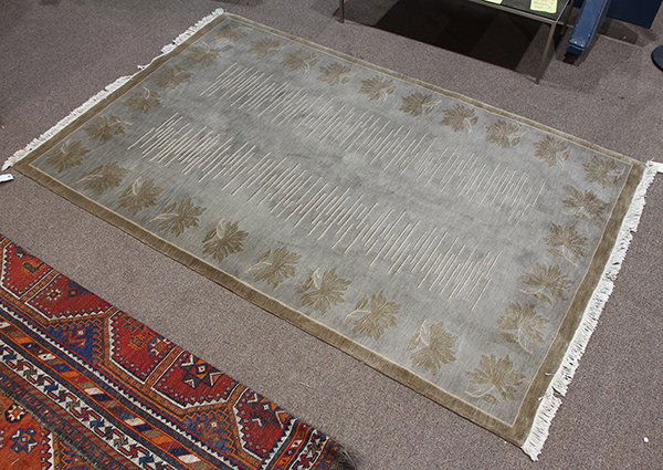 Moderne Nepalese carpet (1 of 3)