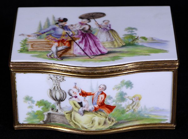 Meissen porcelain jewel box (1 of 9)