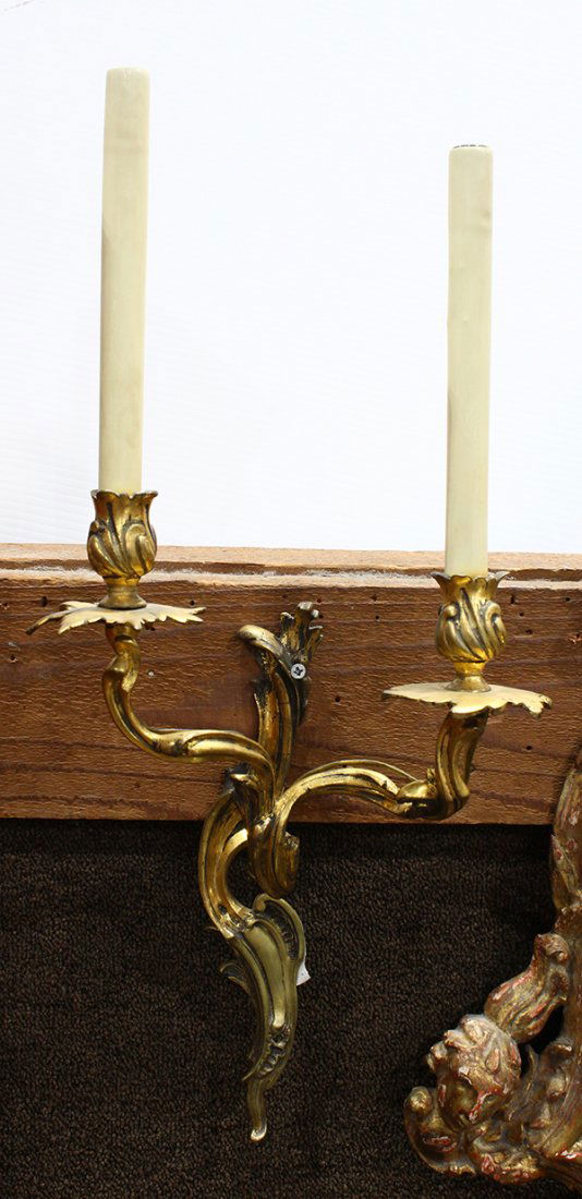 Pair of gilt bronze Rococo style wall sconces (1 of 3)
