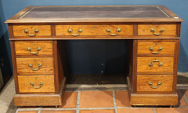 Edwardian burl mahogany kneehole desk (1 of 3)