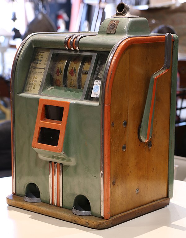 Caille Bros Cadet 5 cent slot machine, with a wood and (1 of 3)