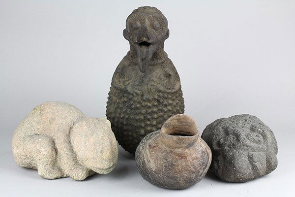 (lot of 4) Indigenous style stone objects, possibly (1 of 2)