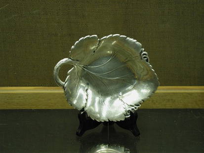 Reed and Barton sterling leaf dish: Elaborately cast, chased and repousse Reed & Barton sterling leaf dish