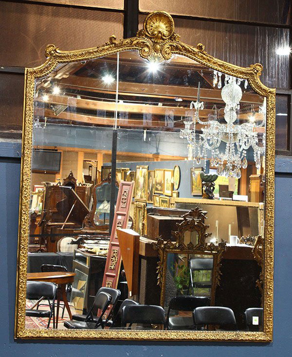 Regency style giltwood mirror, having a shell carved (1 of 2)