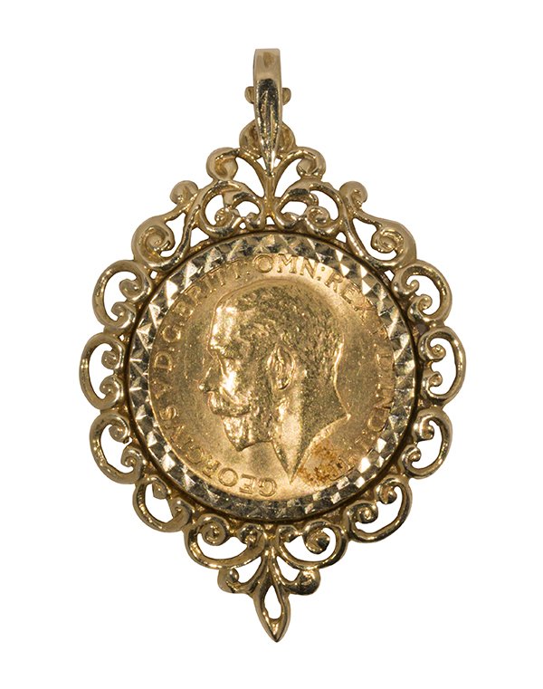 Gold sovereign coin and 9k yellow gold pendant (1 of 2)