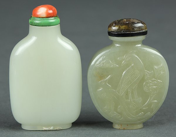 Two Chinese Jade Snuff Bottles (1 of 6)
