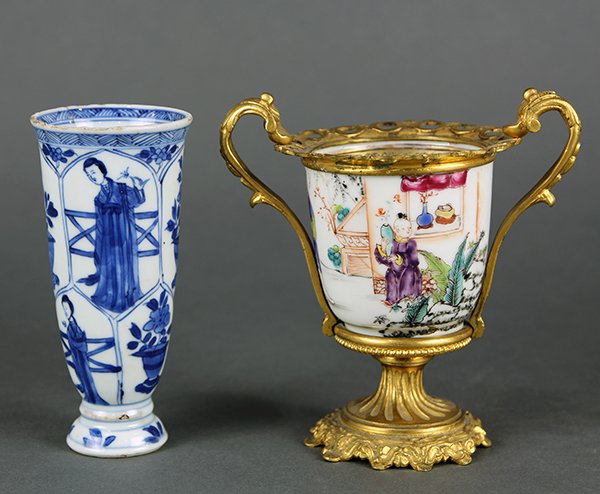 Two Chinese Export Porcelain Cups (1 of 9)
