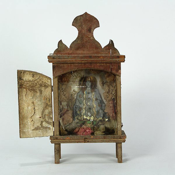 Mexican folk art Santos diorama, the miniature altar (1 of 3)