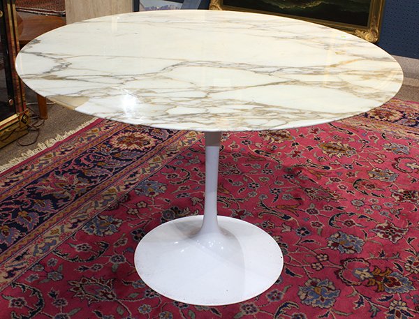 Eero Saarinen for Knoll attributed Tulip table (1 of 3)