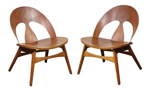 Pair of Borge Mogensen for Erhard Rasmussen lounge: Pair of Borge Mogensen for Erhard Rasmussen lounge chairs, Denmark, 1949, executed in teak and oak, having a bentwood frame with a contoured seat and rising on tapered legs, underside marked with Erha