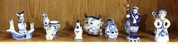 (Lot of 14) Russian Gzhel porcelain table articles and (1 of 3)