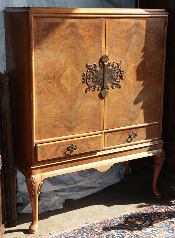 English style burl walnut buffet, having a rectangular (1 of 1)