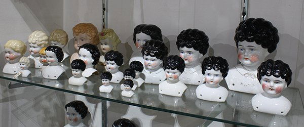 (Lot of 20+) Victorian porcelain china low brow and (1 of 1)