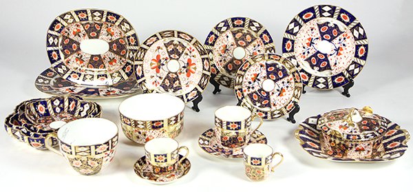 (Lot of 100+) English Minton "Imari" bone china partial: (Lot of 100+) English Minton "Imari" bone china partial dinner service, late 19th/early 20th Century, decorated with orange and cobalt peony and scrolled borders, including (11) demitasse cups, (15) t