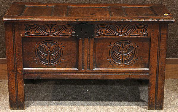 Welsh oak coffer, late 17th century, having a hinged (1 of 7)