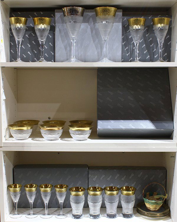 (lot of 26) Moser glass stemware and table articles,: (lot of 26) Moser glass stemware and table articles, executed in the "Splendid" pattern, having wide gilt enamel rims and cross-hatching throughout, including (2) goblets, (4) white wine, (4) cordial,